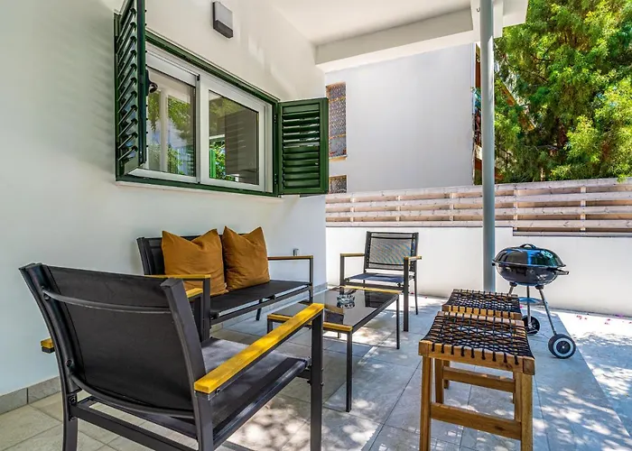 Arty Haven - Spacious 3-br House In לרנקה