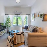 Arty Haven - Spacious 3-br House In Larnaka
