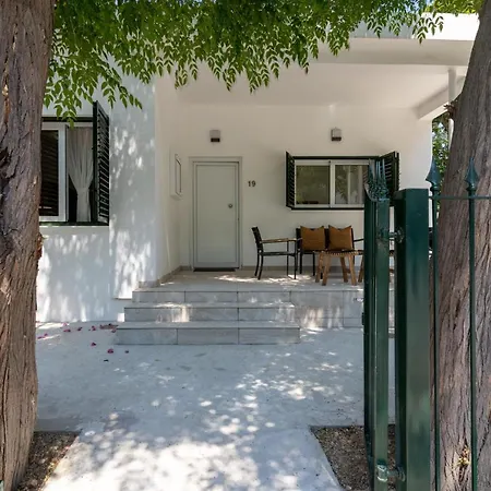 Apartment Arty Haven - Spacious 3-br House In *