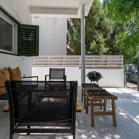 Arty Haven - Spacious 3-br House In Apartment Larnaca