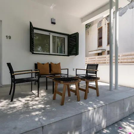 Arty Haven - Spacious 3-br House In Apartment *