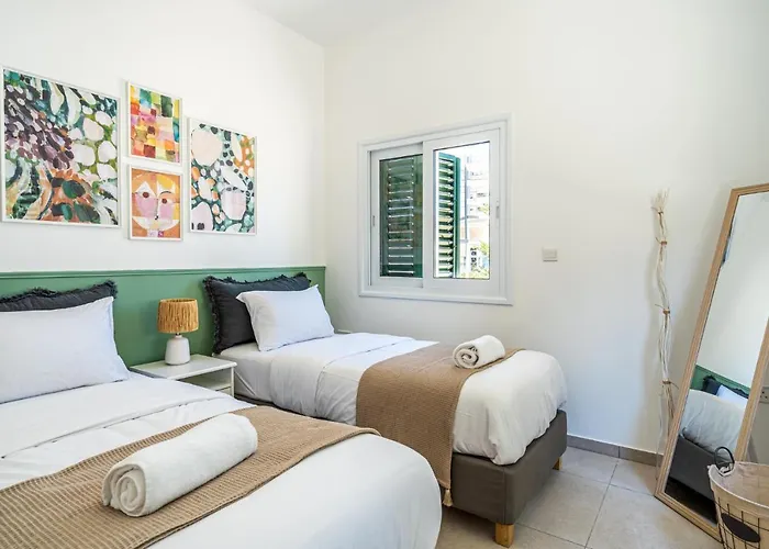 Arty Haven - Spacious 3-br House In Apartamento *