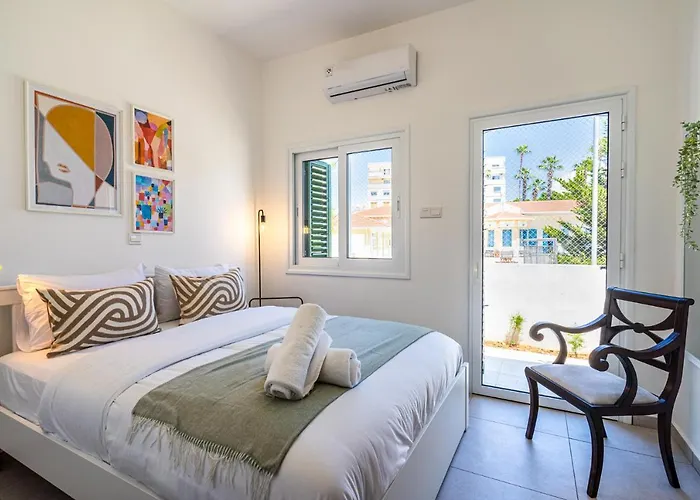 Arty Haven - Spacious 3-br House In Apartamento Lárnaca