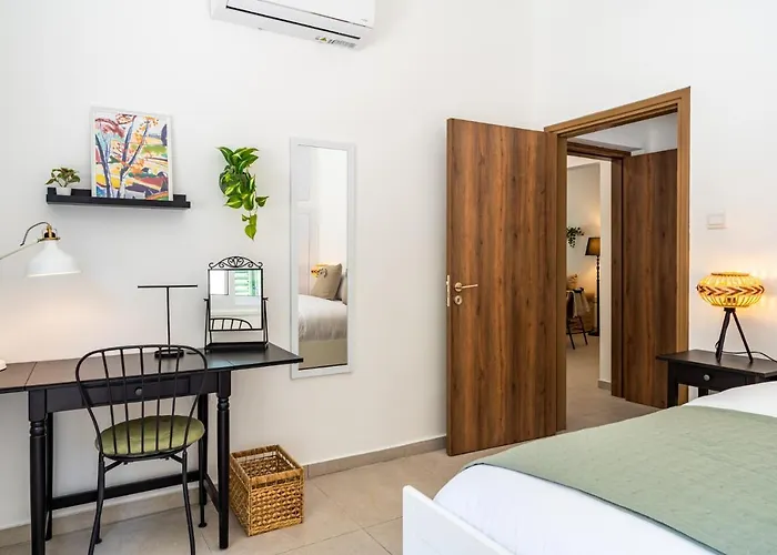 Arty Haven - Spacious 3-br House In Apartamento Lárnaca