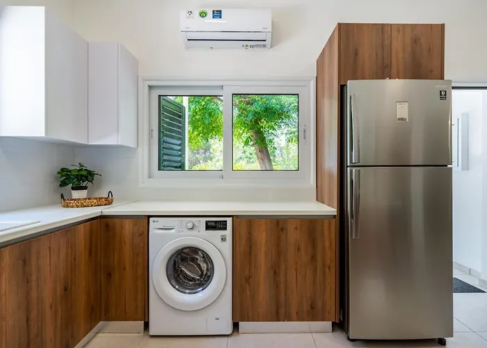 Arty Haven - Spacious 3-br House In *