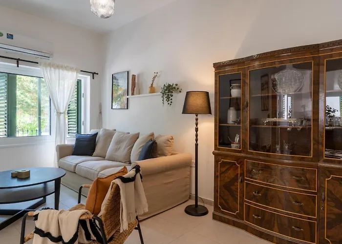 Arty Haven - Spacious 3-br House In Apartamento *